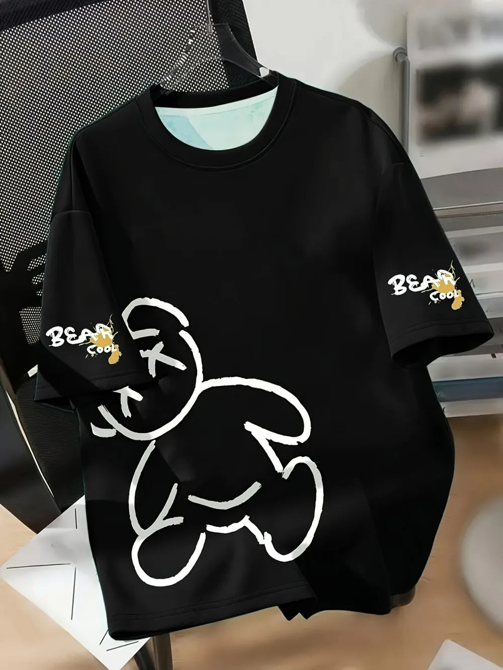 T-shirt homme collection 2025 chic et élégant 
Summer men's round neck breathable T-shirt with cartoon bear print pattern suitable for daily and weekend gifting to friends - kadopascher