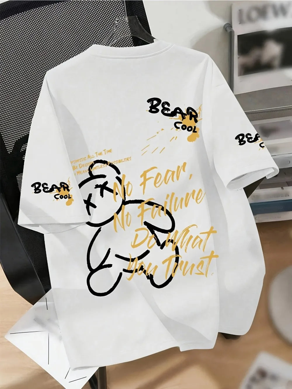 T-shirt homme collection 2025 chic et élégant 
Summer men's round neck breathable T-shirt with cartoon bear print pattern suitable for daily and weekend gifting to friends - kadopascher