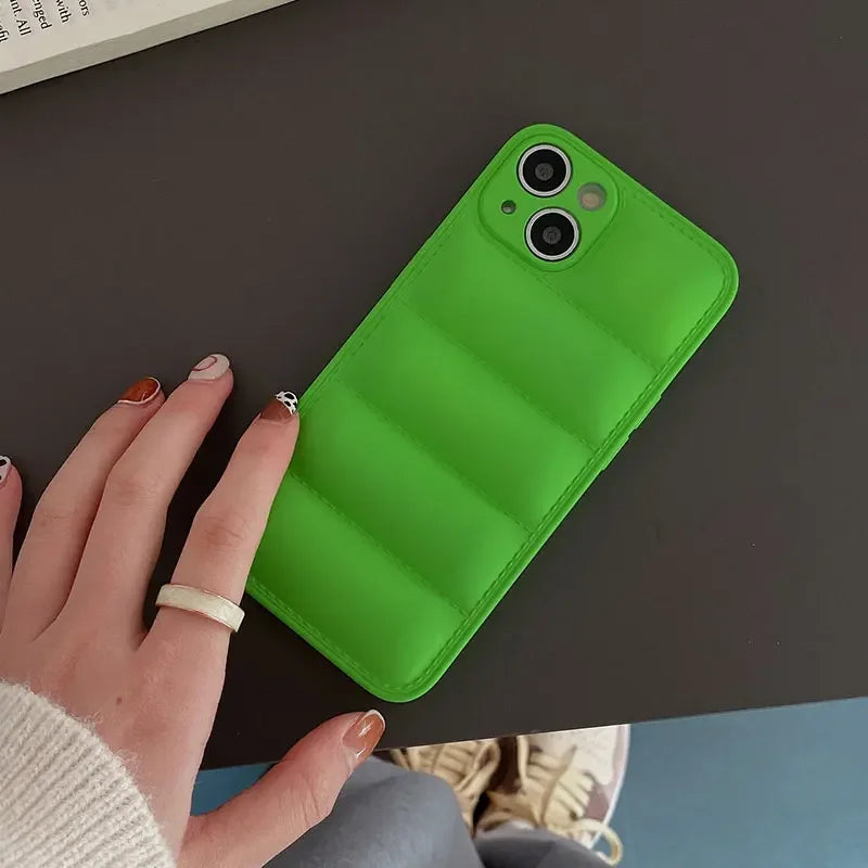 Coque téléphone de luxe / Luxury Down Jacket fine hole silicone case for iPhone 15 14 13 12 11 XR XS Pro Max Plus soft protection phone cover for winter - kadopascher