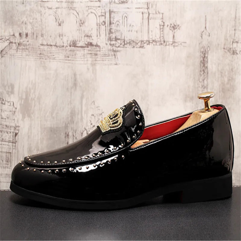 Mocassins Cuir Broderie Couronne Homme – Slip-On Luxe Designer 2026 | Noir & Blanc EU 38-46 - kadopascher