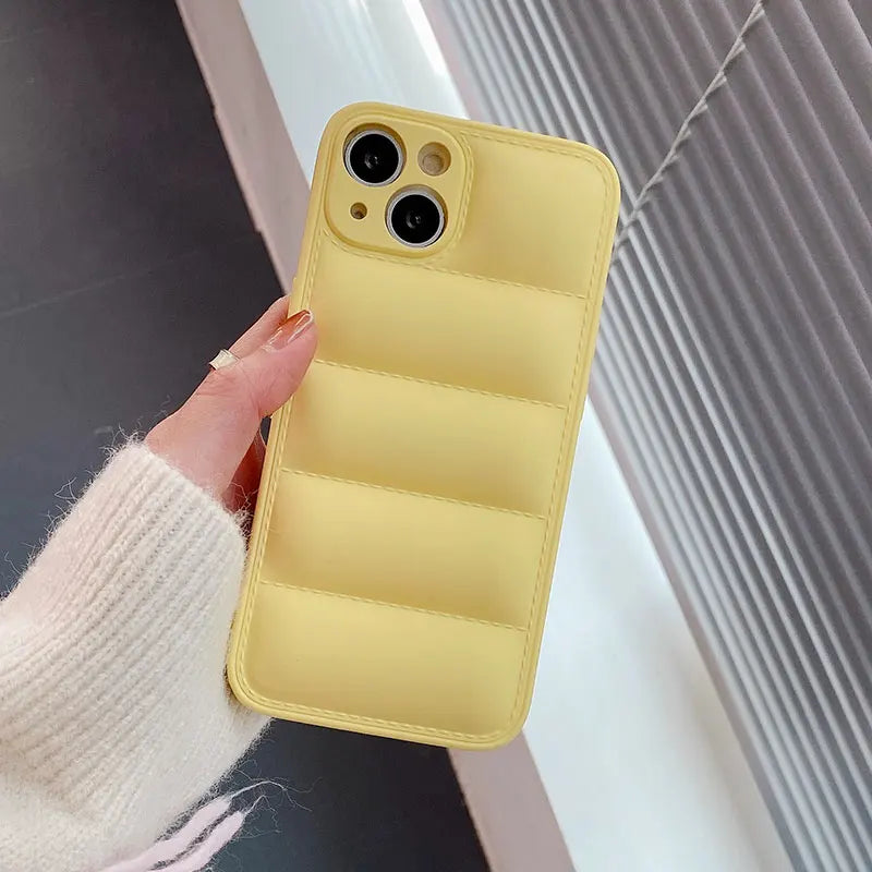 Coque téléphone de luxe / Luxury Down Jacket fine hole silicone case for iPhone 15 14 13 12 11 XR XS Pro Max Plus soft protection phone cover for winter - kadopascher