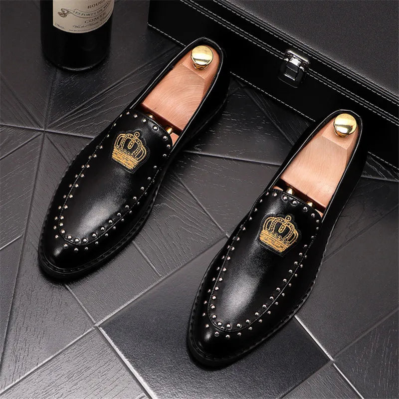 Mocassins Cuir Broderie Couronne Homme – Slip-On Luxe Designer 2026 | Noir & Blanc EU 38-46 - kadopascher