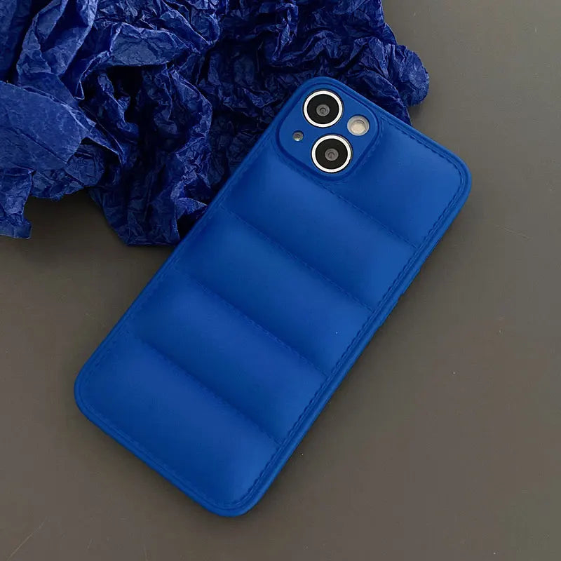 Coque téléphone de luxe / Luxury Down Jacket fine hole silicone case for iPhone 15 14 13 12 11 XR XS Pro Max Plus soft protection phone cover for winter - kadopascher